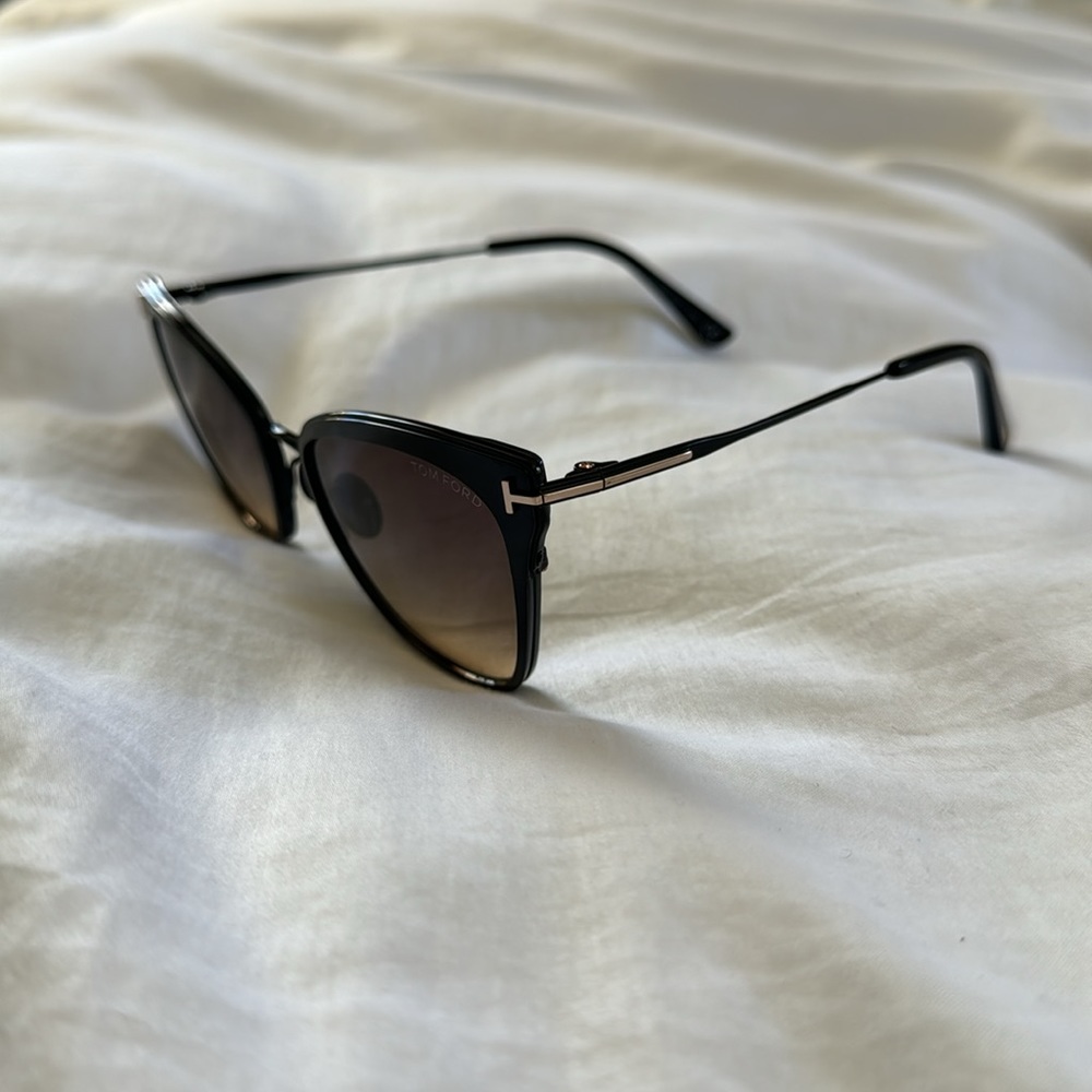 Tom Ford Sunglasses BRAND NEW WITH BOX - Picture 5 of 6